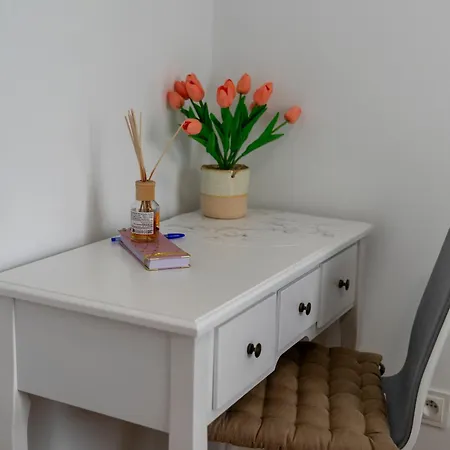 Nerudy Comfy Living By Bookinghost דירה *