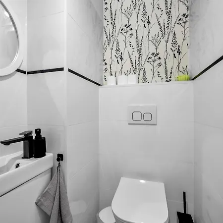 Nerudy Comfy Living By Bookinghost דירה ורשה