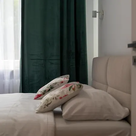 Nerudy Comfy Living By Bookinghost شقة وارسو