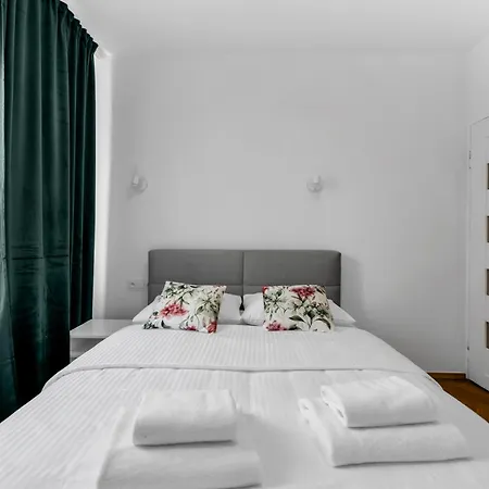 Nerudy Comfy Living By Bookinghost * وارسو