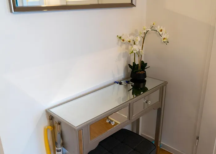 Nerudy Comfy Living By Bookinghost