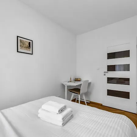 Apartman Nerudy Comfy Living By Bookinghost *